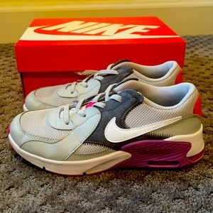 Grey, pink, white and purple 3Y Nike sneakers!